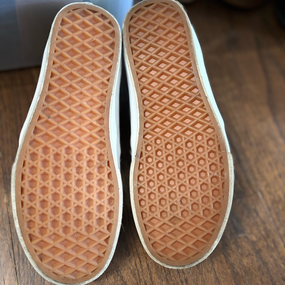 Vans Black Suede Chuck’s - Picture 4 of 10